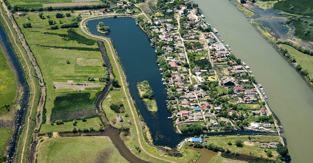 Excursie cu barca în Delta Dunării din Galați